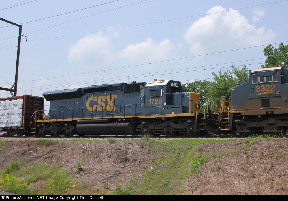 CSX 1720 5th on M404